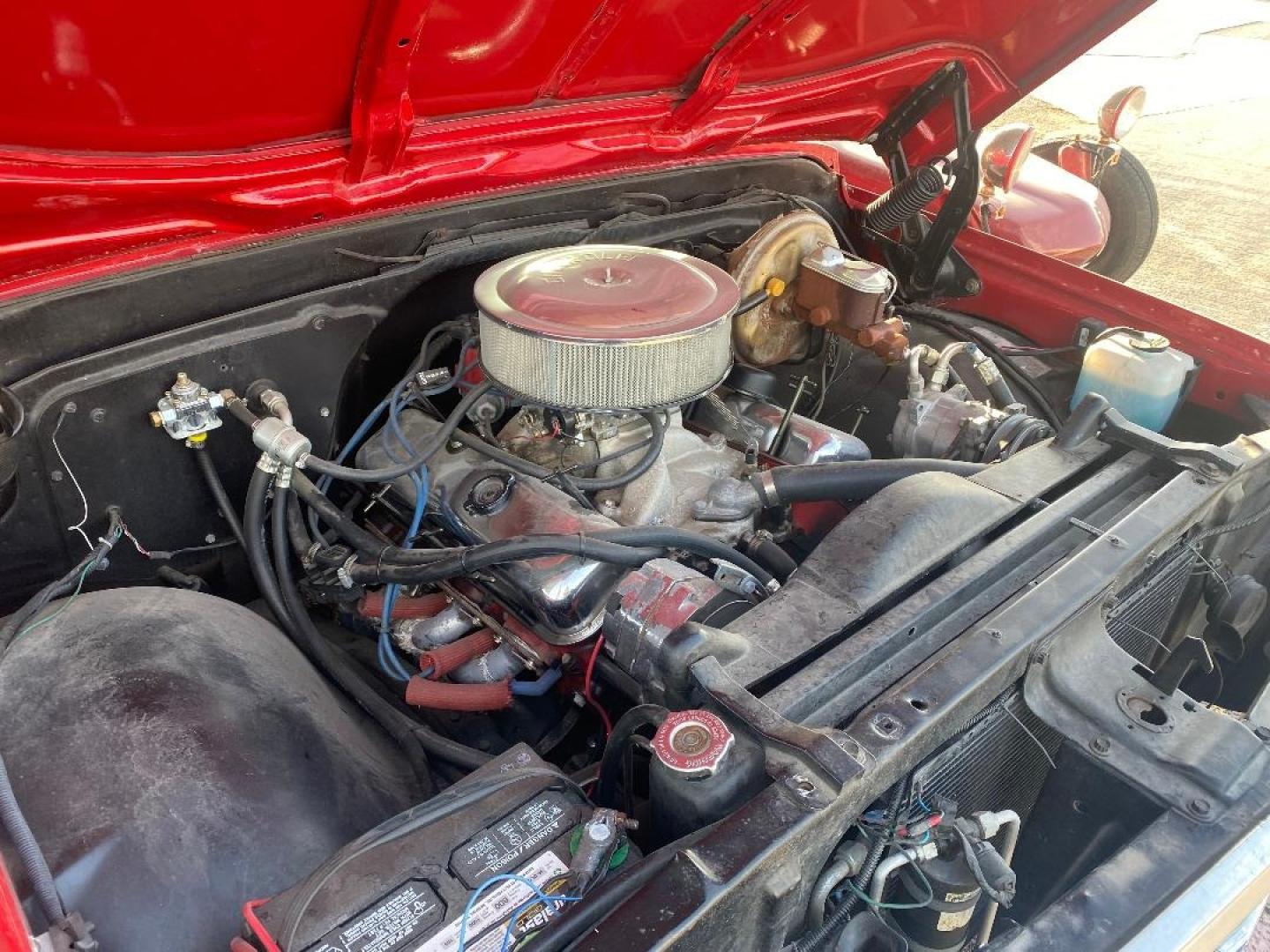 1972 Red Chevrolet C10 (CCE142A1201) , Automatic transmission, located at 1687 Business 35 S, New Braunfels, TX, 78130, (830) 625-7159, 29.655487, -98.051491 - 580 Horse Power - Photo#13